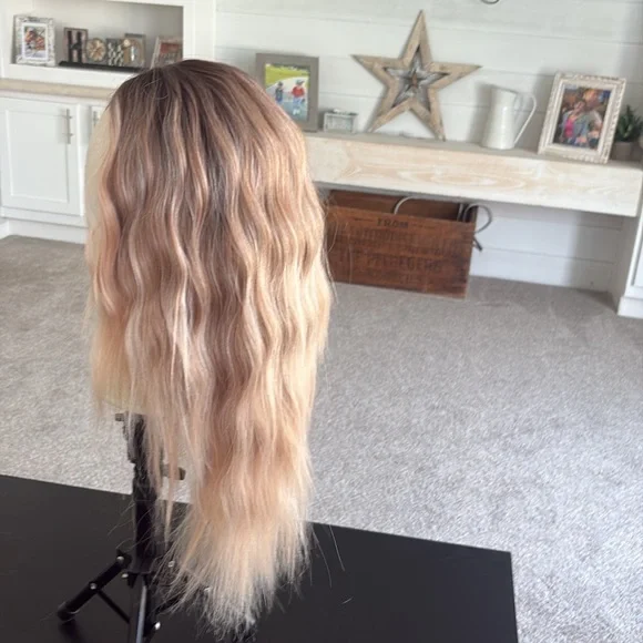 Chelsey smith crowns London apricot standard wig - Picture 3 of 9